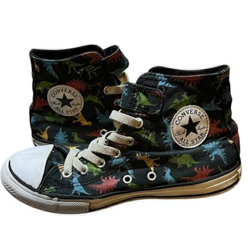 CONVERSE Kids Black hi top dinosaur lace and rip top closure. Pre owned size 3